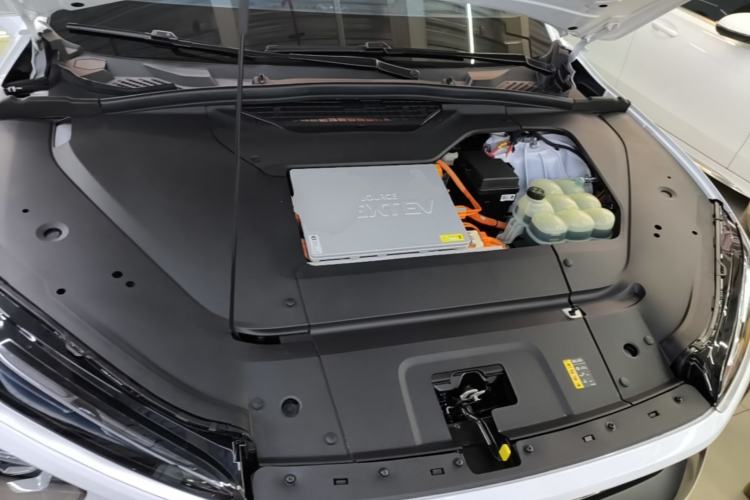 Used Nio EC6 2020 605 km Sport Edition Engine Bay