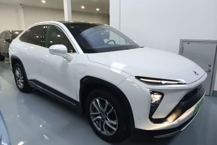 Used Nio EC6 2020 465 km Sport Edition Front Right 45 Deg