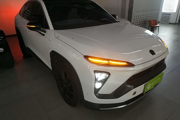 Used Nio EC6 2020 465 km Sport Edition Front Right 45 Deg