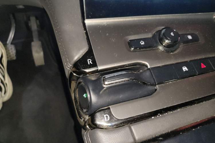 Used Nio EC6 2020 605 km Sport Edition Gear Lever