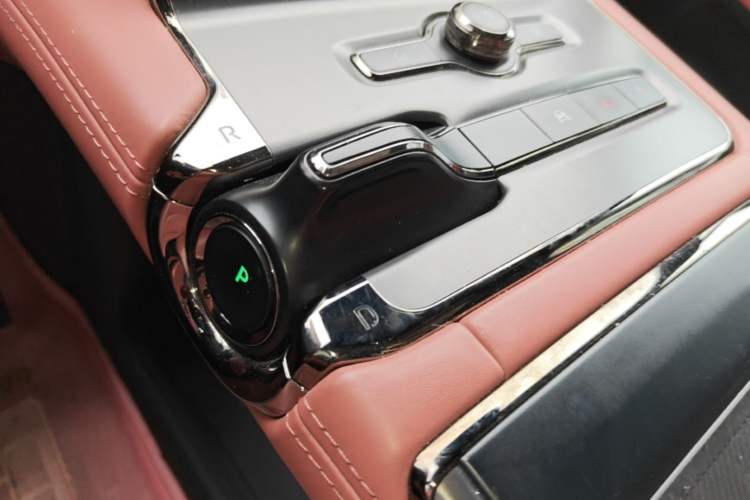 Used Nio EC6 2020 605 km Sport Edition Gear Lever