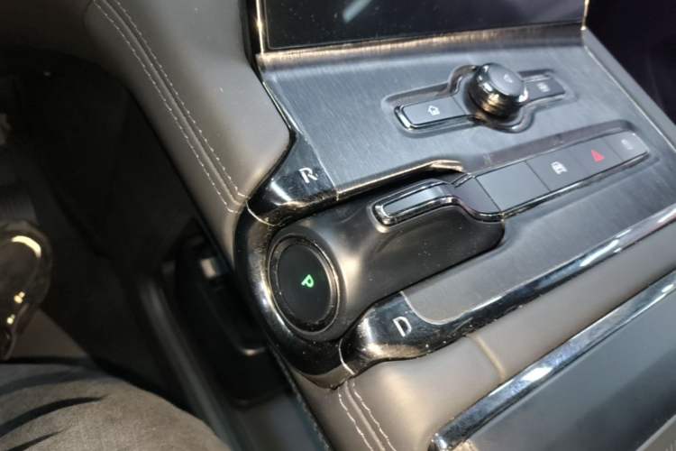 Used Nio EC6 2020 465 km Sport Edition Gear Lever