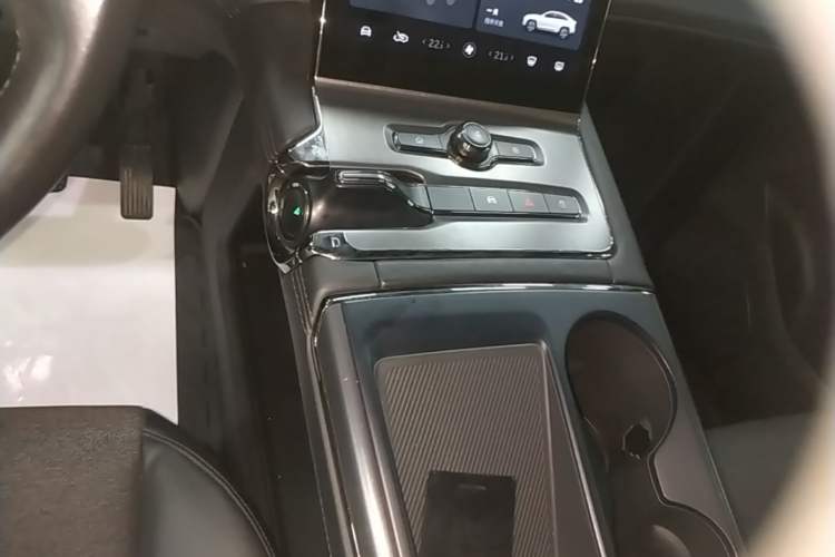 Used Nio EC6 2020 465 km Sport Edition Gear Lever