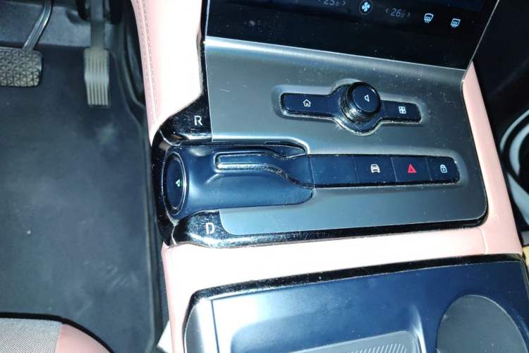 Used Nio EC6 2020 605 km Sport Edition Gear Lever