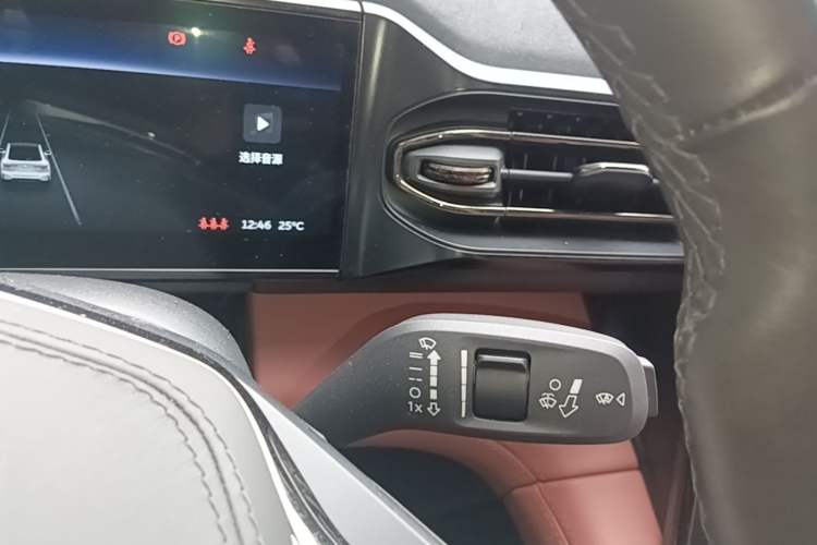 Used Nio EC6 2020 605 km Sport Edition Gear Lever