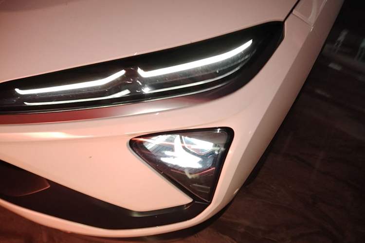 Used Nio EC6 2020 605 km Sport Edition Left Front Headlight