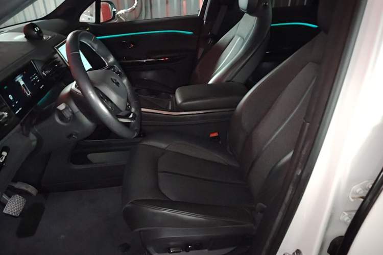 Used Nio EC6 2020 605 km Sport Edition Left Front Seat