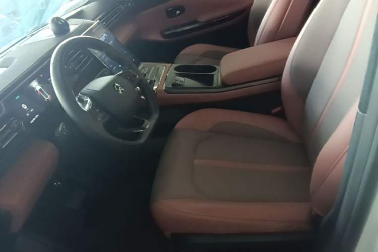 Used Nio EC6 2020 615 km Performance Edition Left Front Seat