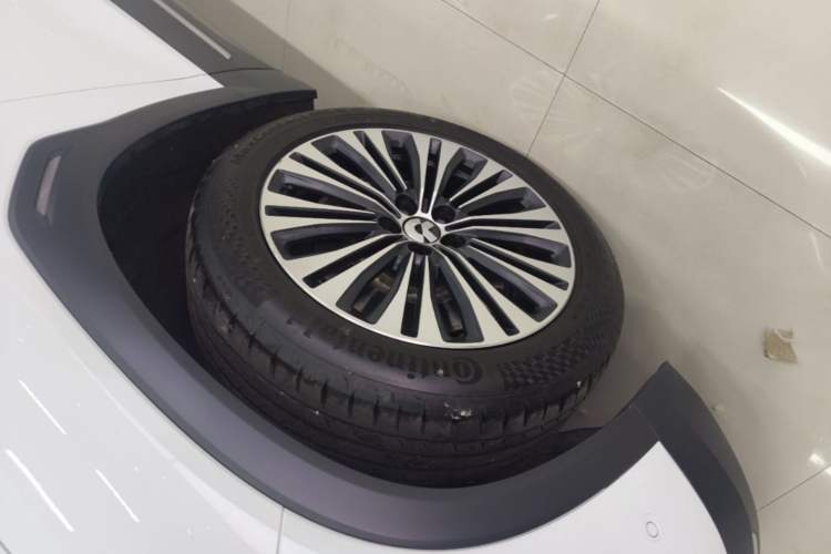 Used Nio EC6 2020 430 km Sport Version Left Front Wheel Hub