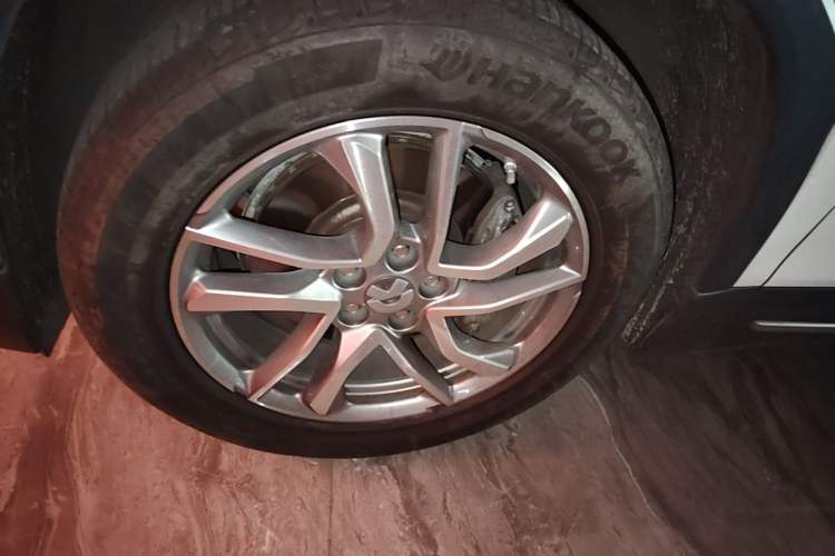 Used Nio EC6 2020 605 km Sport Edition Left Front Wheel Hub