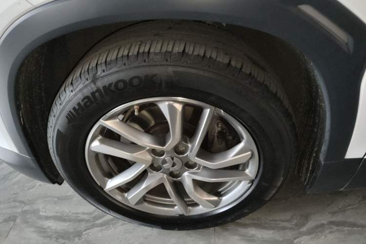 Used Nio EC6 2020 605 km Sport Edition Left Front Wheel Hub