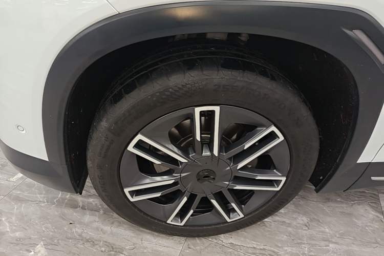 Used Nio EC6 2020 615 km Performance Edition Left Front Wheel Hub