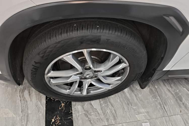 Used Nio EC6 2020 605 km Sport Edition Left Front Wheel Hub