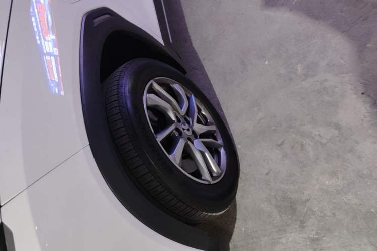 Used Nio EC6 2020 465 km Sport Edition Left Front Wheel Hub