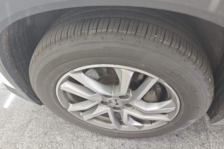 Used Nio EC6 2020 430 km Sport Version Left Front Wheel Hub