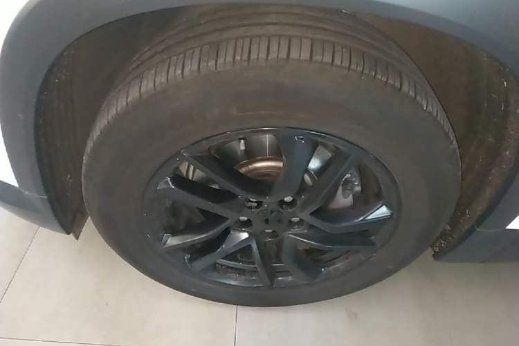 Used Nio EC6 2020 465 km Sport Edition Left Front Wheel Hub