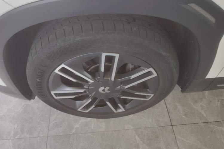 Used Nio EC6 2020 430 km Sport Version Left Front Wheel Hub
