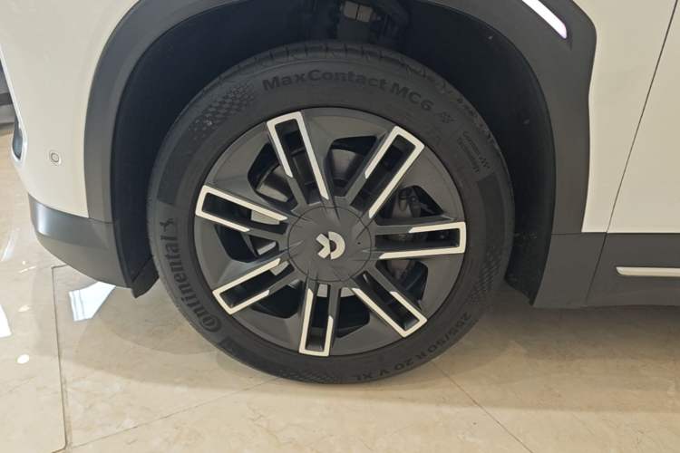 Used Nio EC6 2020 430 km Sport Version Left Front Wheel Hub