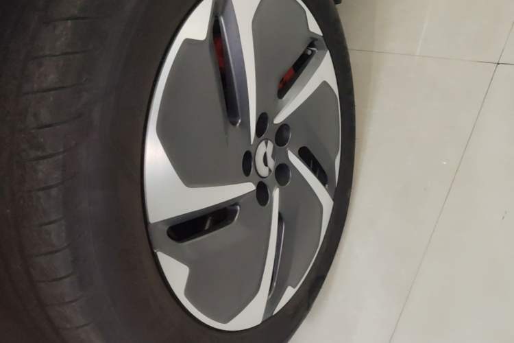 Used Nio EC6 2020 430 km Sport Version Left Front Wheel Hub