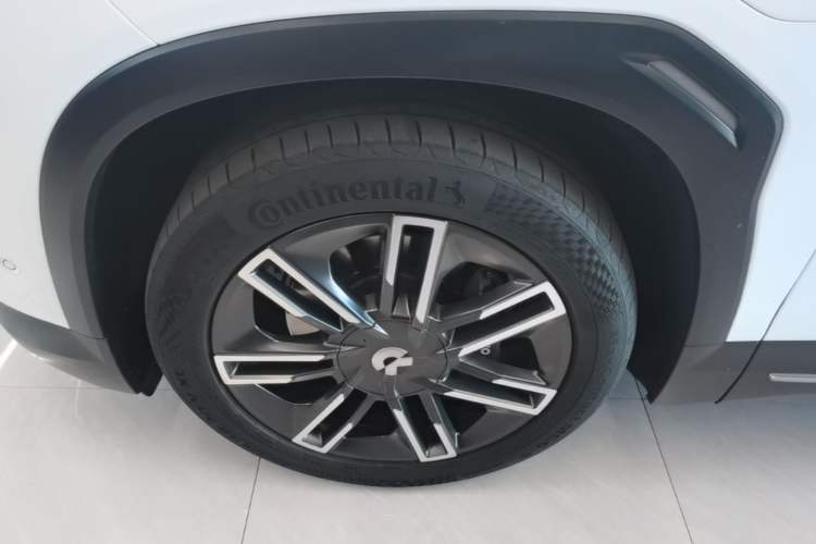 Used Nio EC6 2020 430 km Sport Version Left Front Wheel Hub