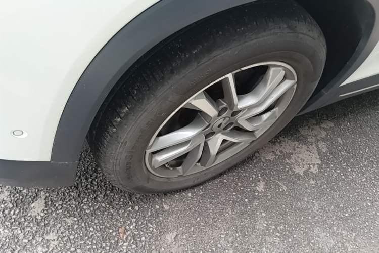 Used Nio EC6 2020 605 km Sport Edition Left Front Wheel Hub