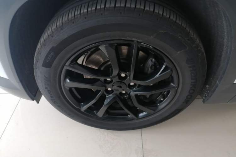 Used Nio EC6 2020 465 km Sport Edition Left Front Wheel Hub