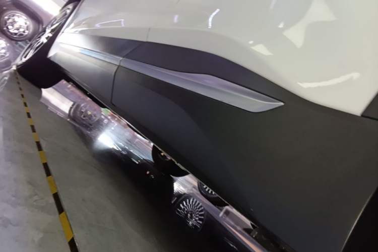Used Nio EC6 2020 615 km Performance Edition Left Side Sill