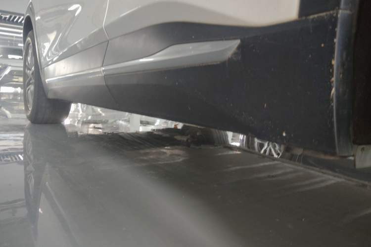 Used Nio EC6 2020 430 km Sport Version Left Side Sill