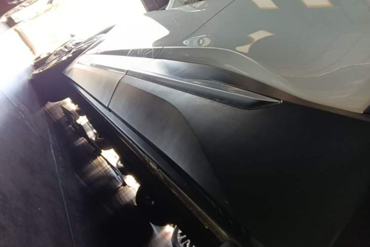 Used Nio EC6 2020 615 km Performance Edition Left Side Sill
