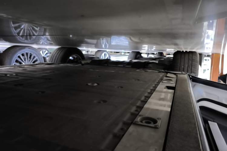 Used Nio EC6 2020 605 km Sport Edition Left Side Sill