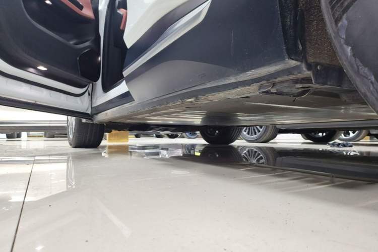 Used Nio EC6 2020 440 km Performance Version Left Side Sill
