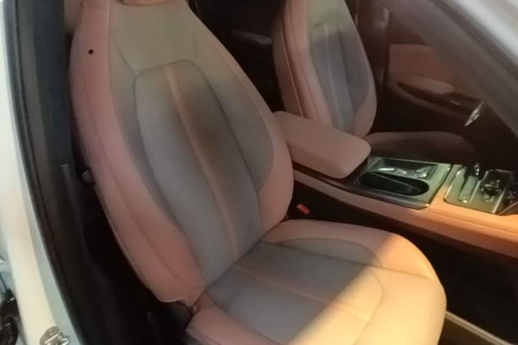 Used Nio EC6 2020 615 km Performance Edition Right Front Seat