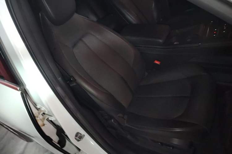 Used Nio EC6 2020 605 km Sport Edition Right Front Seat