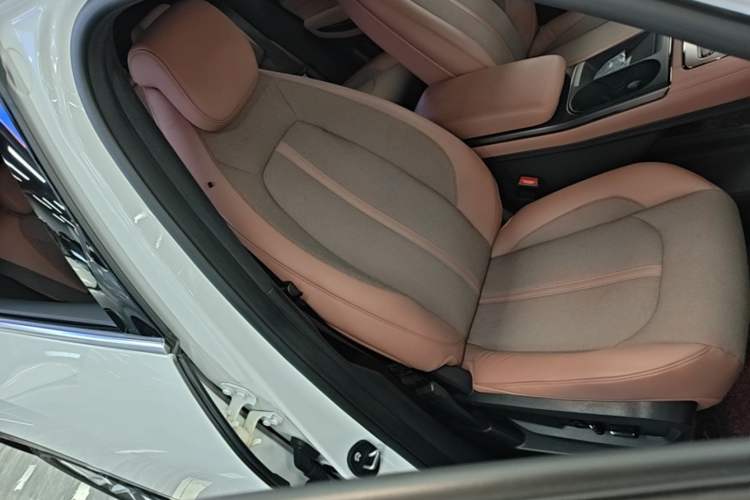Used Nio EC6 2020 605 km Sport Edition Right Front Seat