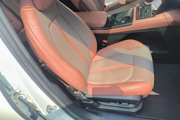 Used Nio EC6 2020 465 km Sport Edition Right Front Seat