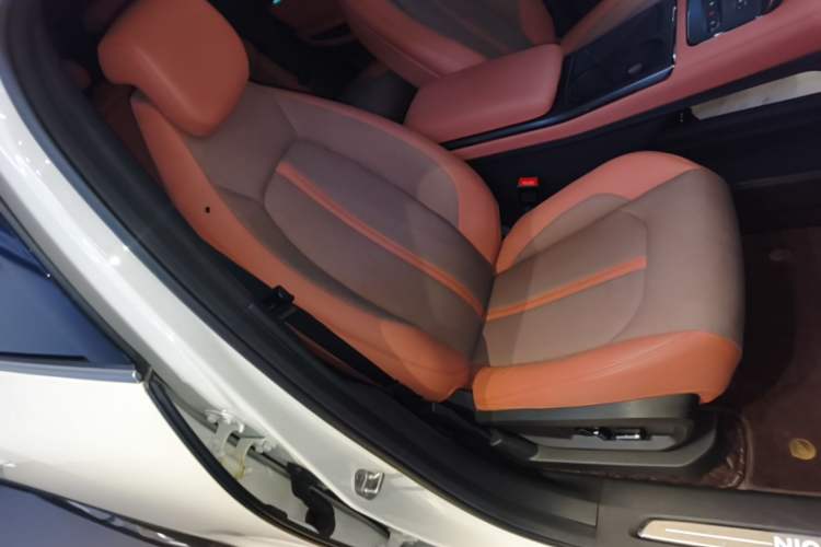 Used Nio EC6 2020 465 km Sport Edition Right Front Seat