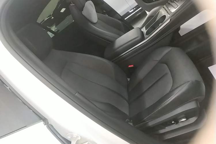 Used Nio EC6 2020 465 km Sport Edition Right Front Seat