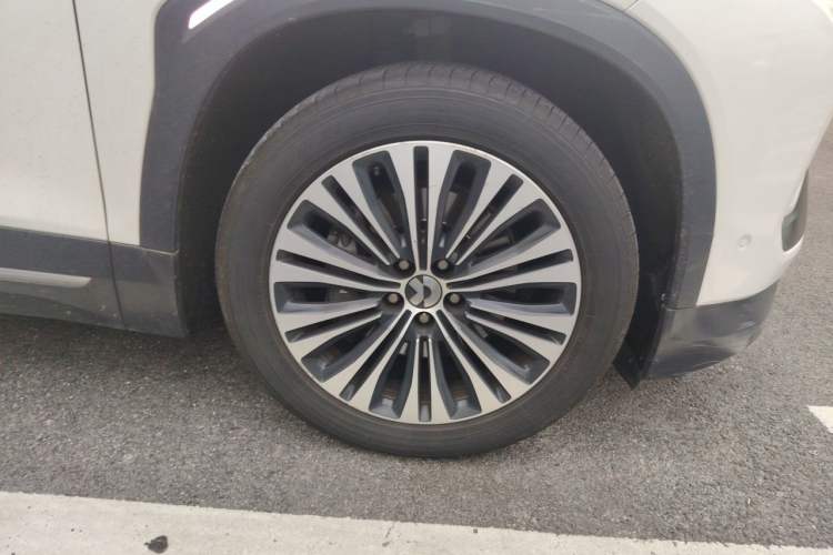 Used Nio EC6 2020 605 km Sport Edition Right Front Wheel Hub