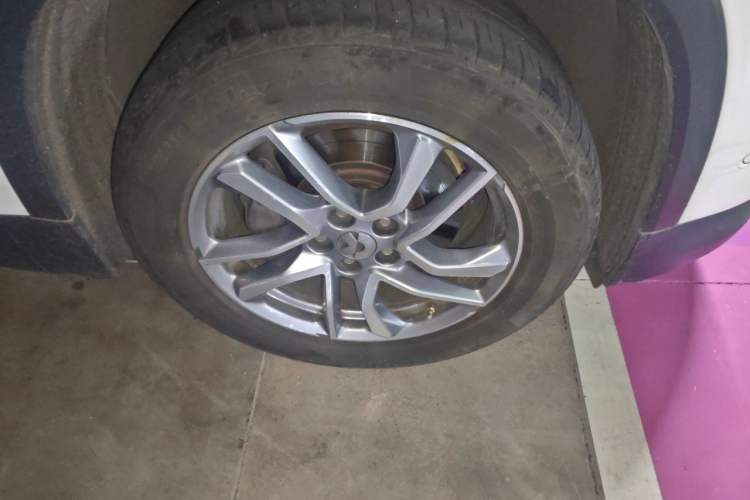 Used Nio EC6 2020 615 km Performance Edition Right Front Wheel Hub