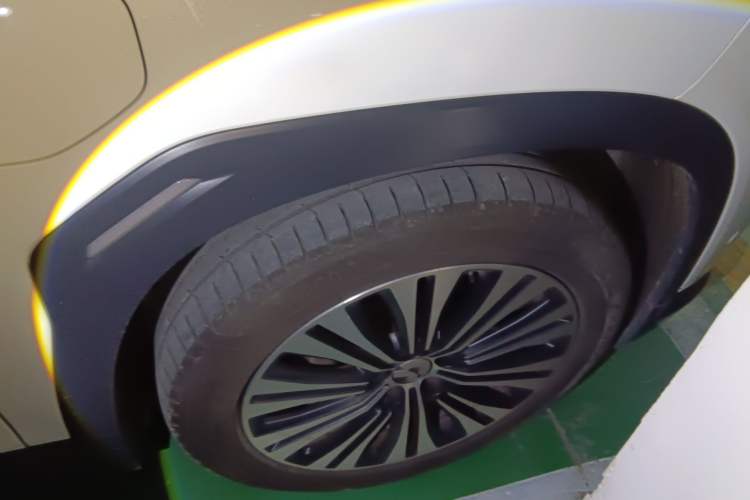 Used Nio EC6 2020 440 km Performance Version Right Front Wheel Hub