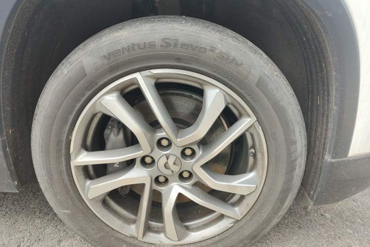 Used Nio EC6 2020 440 km Performance Version Right Front Wheel Hub
