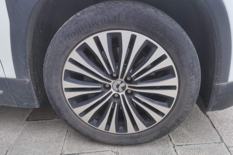 Used Nio EC6 2020 605 km Sport Edition Right Front Wheel Hub