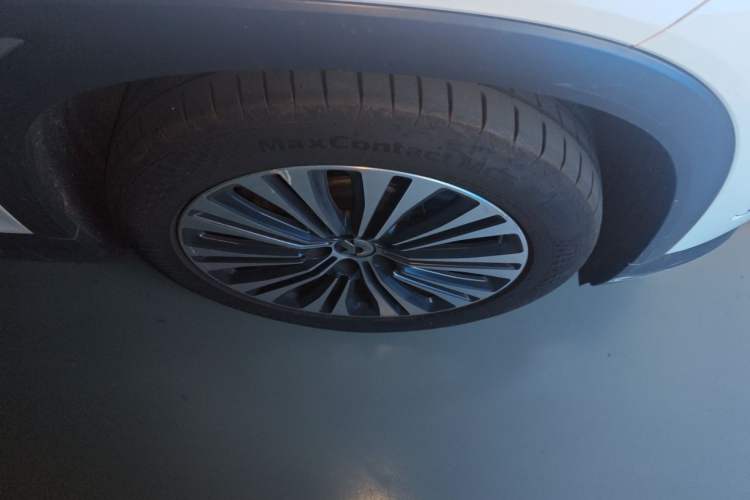 Used Nio EC6 2020 605 km Sport Edition Right Front Wheel Hub