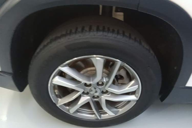 Used Nio EC6 2020 465 km Sport Edition Right Rear Wheel Hub