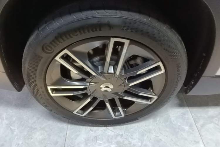 Used Nio EC6 2020 615 km Performance Edition Right Rear Wheel Hub