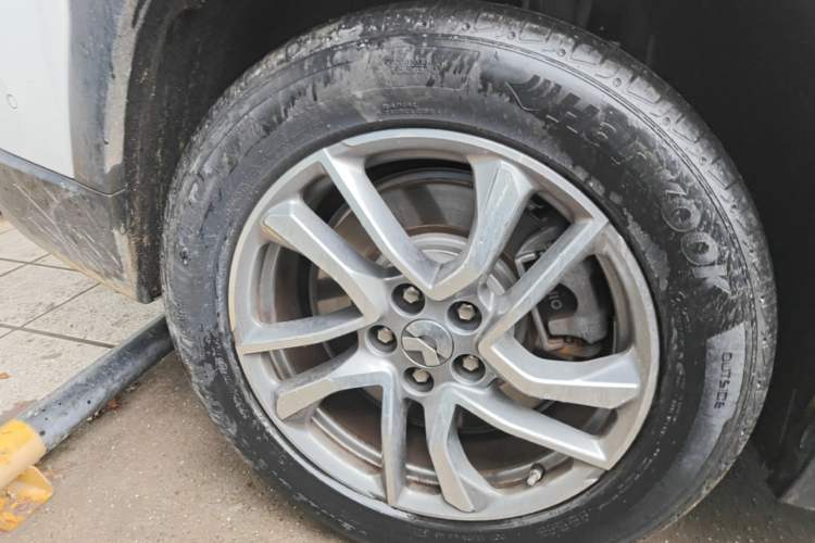 Used Nio EC6 2020 605 km Sport Edition Right Rear Wheel Hub