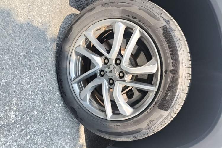 Used Nio EC6 2020 465 km Sport Edition Right Rear Wheel Hub