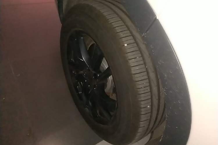 Used Nio EC6 2020 465 km Sport Edition Right Rear Wheel Hub