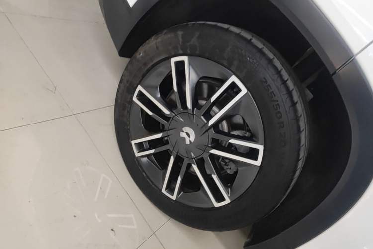 Used Nio EC6 2020 440 km Performance Version Right Rear Wheel Hub