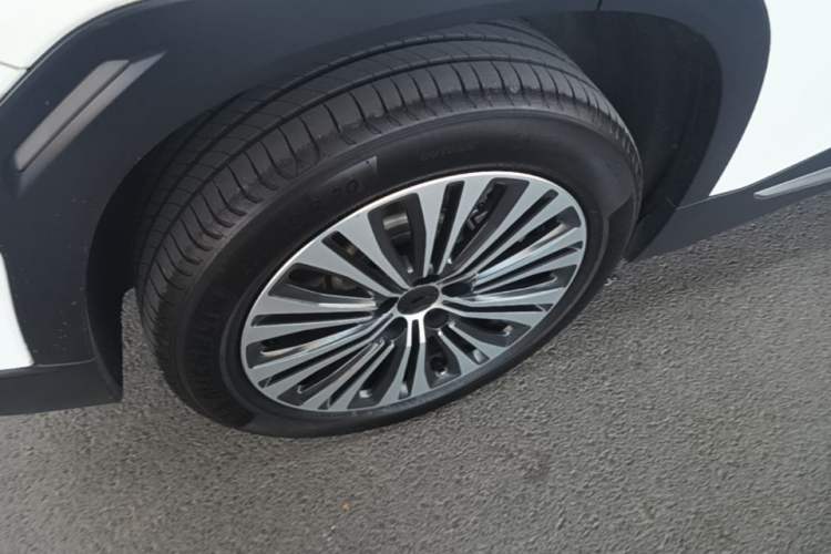 Used Nio EC6 2020 605 km Sport Edition Right Rear Wheel Hub